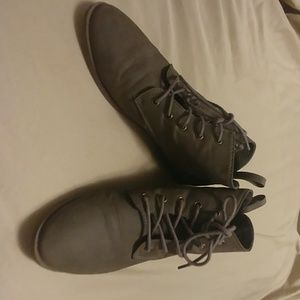 Grey American Eagle boots